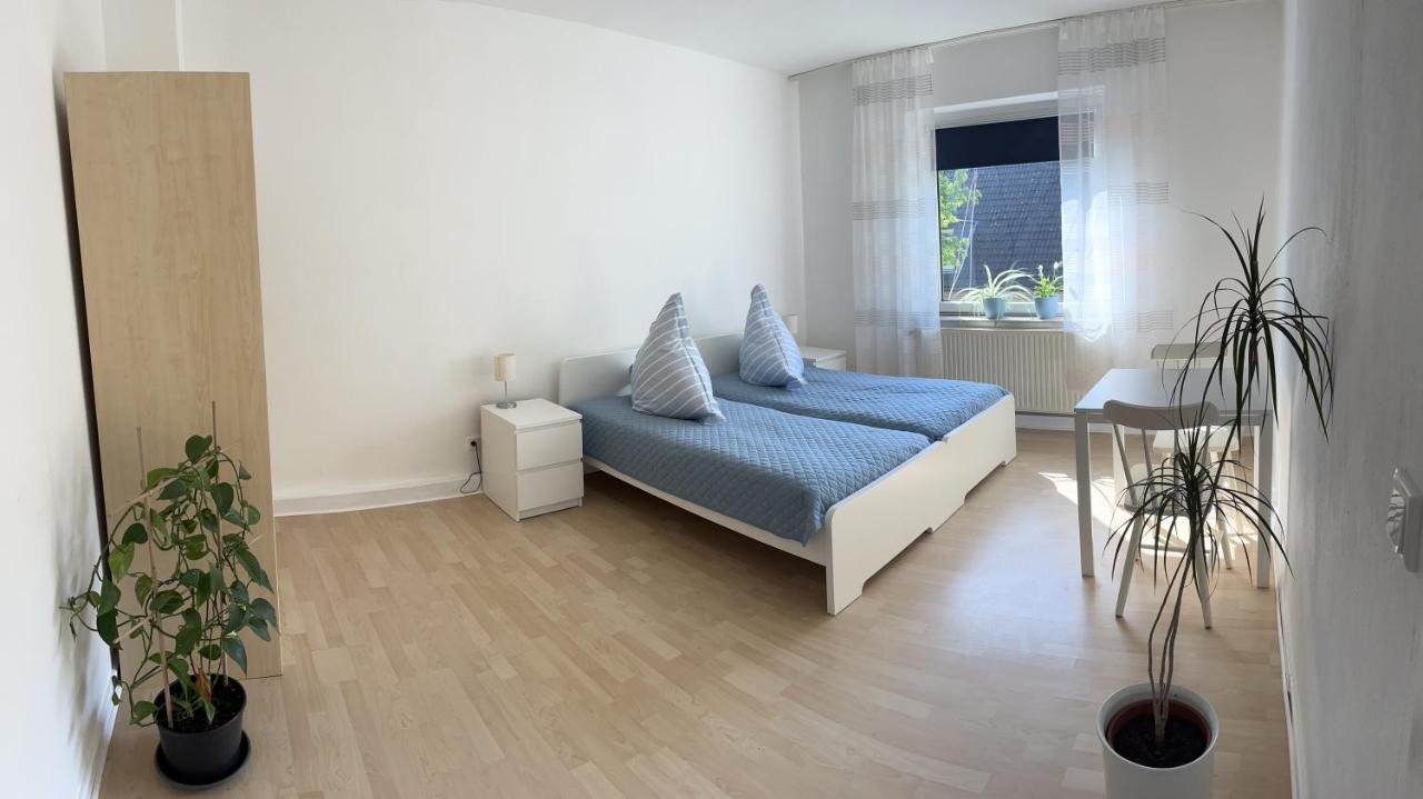 Privatzimmer Am Iltispark Дуйсбург Екстериор снимка