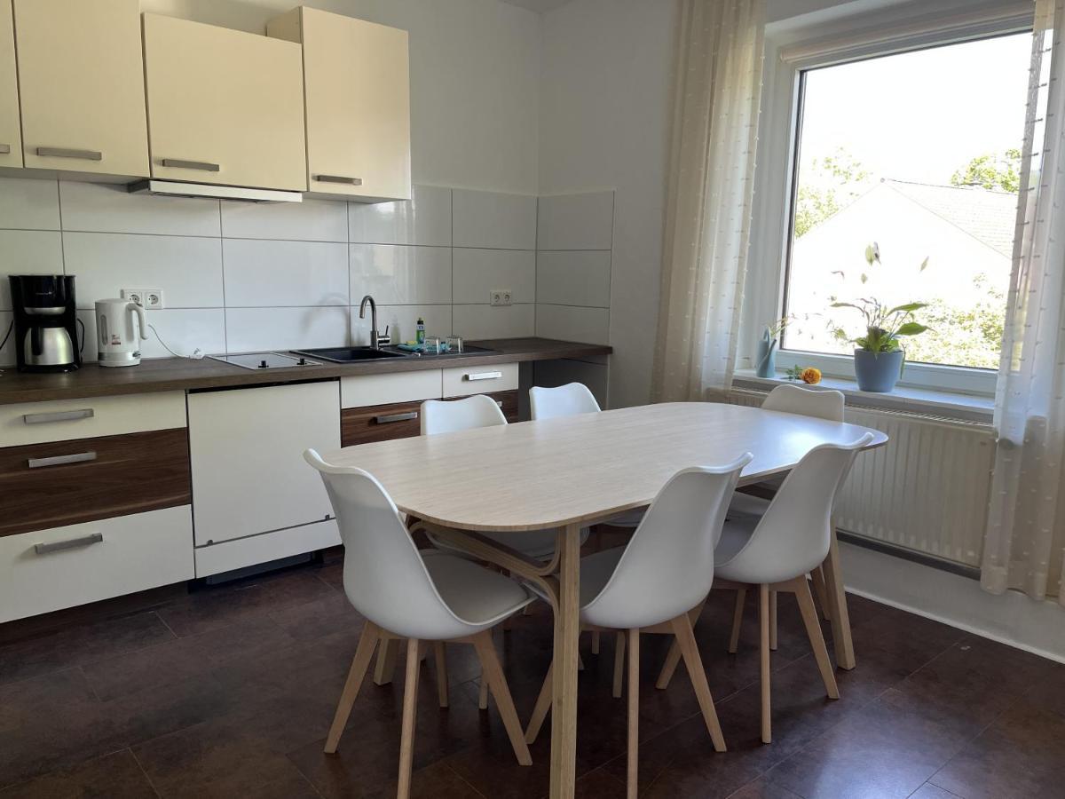 Privatzimmer Am Iltispark Дуйсбург Екстериор снимка